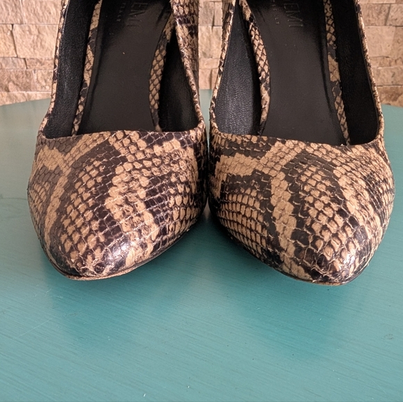 M.Gemi Made In Italy Lustro Snake-Embossed Python Leather Block Heel Pumps EU 38 - Picture 5 of 11